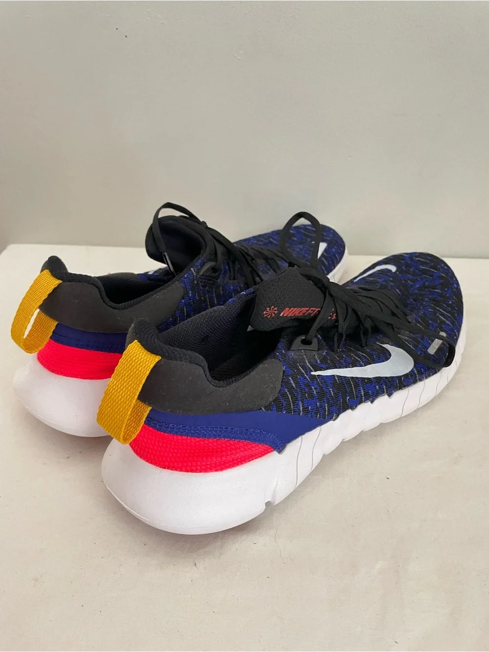 Nike Free Run 5.0 Mens Size 9.5 Black Concord Cinnabar Shoes